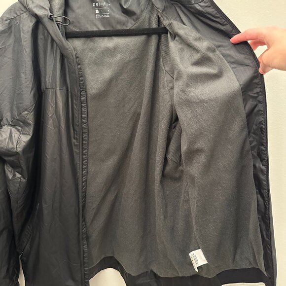 Nike dri-fit mens running jacket. - Picture 4 of 4